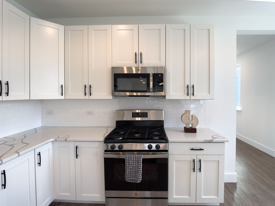 Gourmet Kitchen in Boulevard Flats at Manhattan Harbour