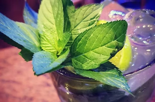 Aperitivo al Bar Sani di Mori (TN)