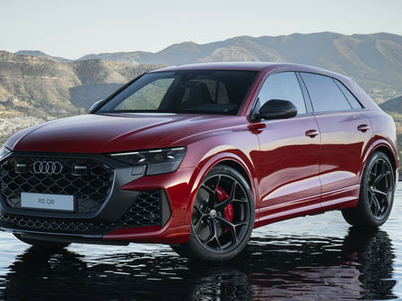 This is the new 2025 Audi RSQ8 Facelift