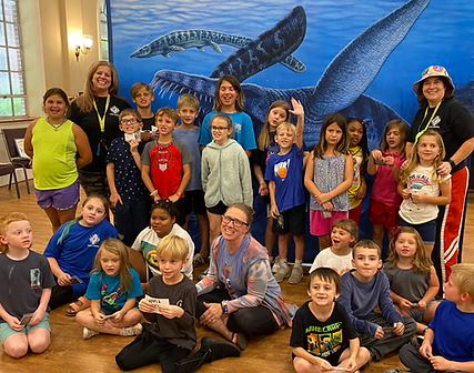 An amazing class photo at the end of a Visit