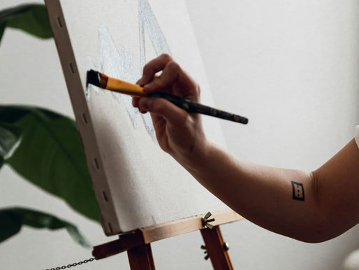 What’s the Difference Between Therapeutic Arts and Art Therapy? (And Why It Matters for Midlife Women Seeking Support)