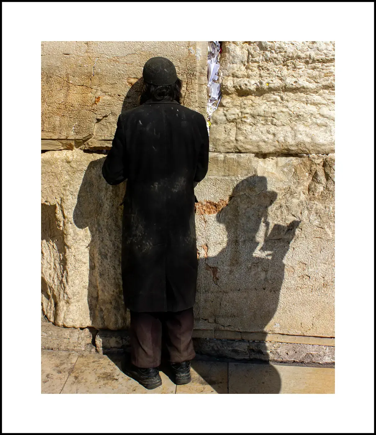 צל ואבן