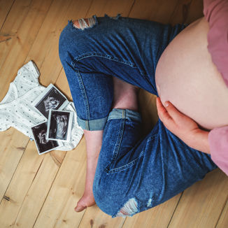 TĚHOTENSKÉ FOCENÍ V ATELIÉRU