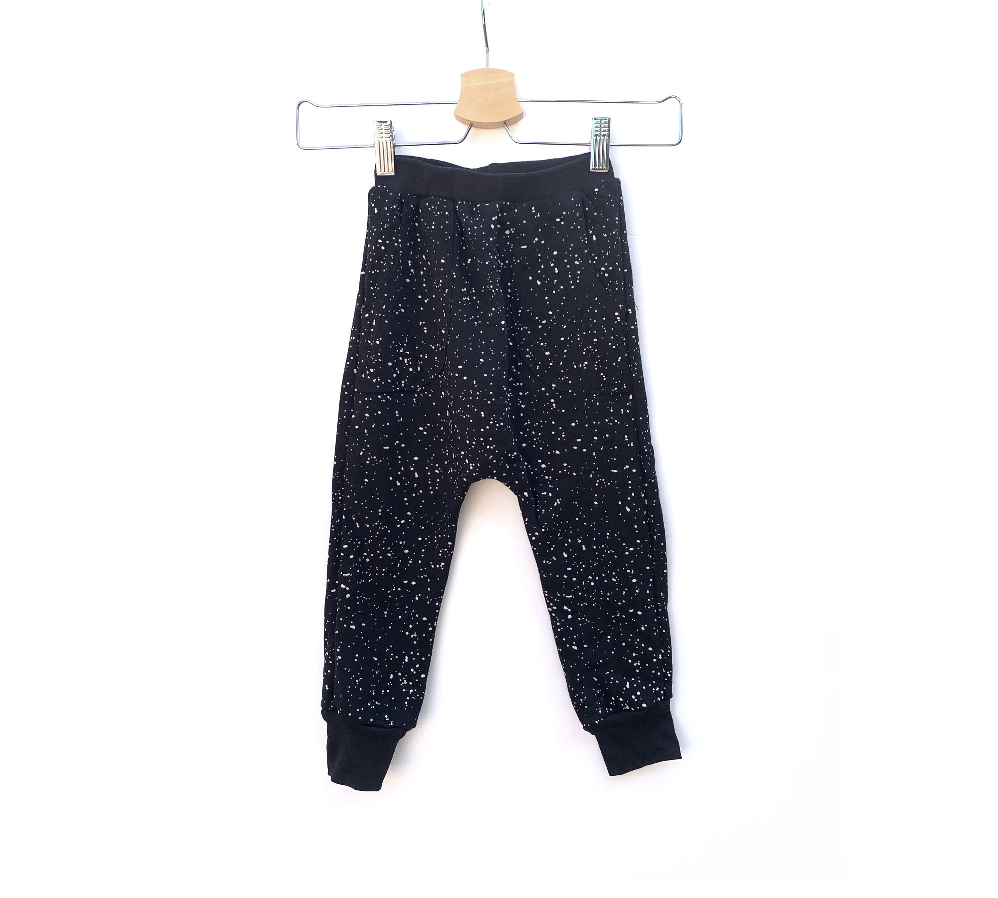 מכנסי פוטר עם כיסים שחור שפריץ