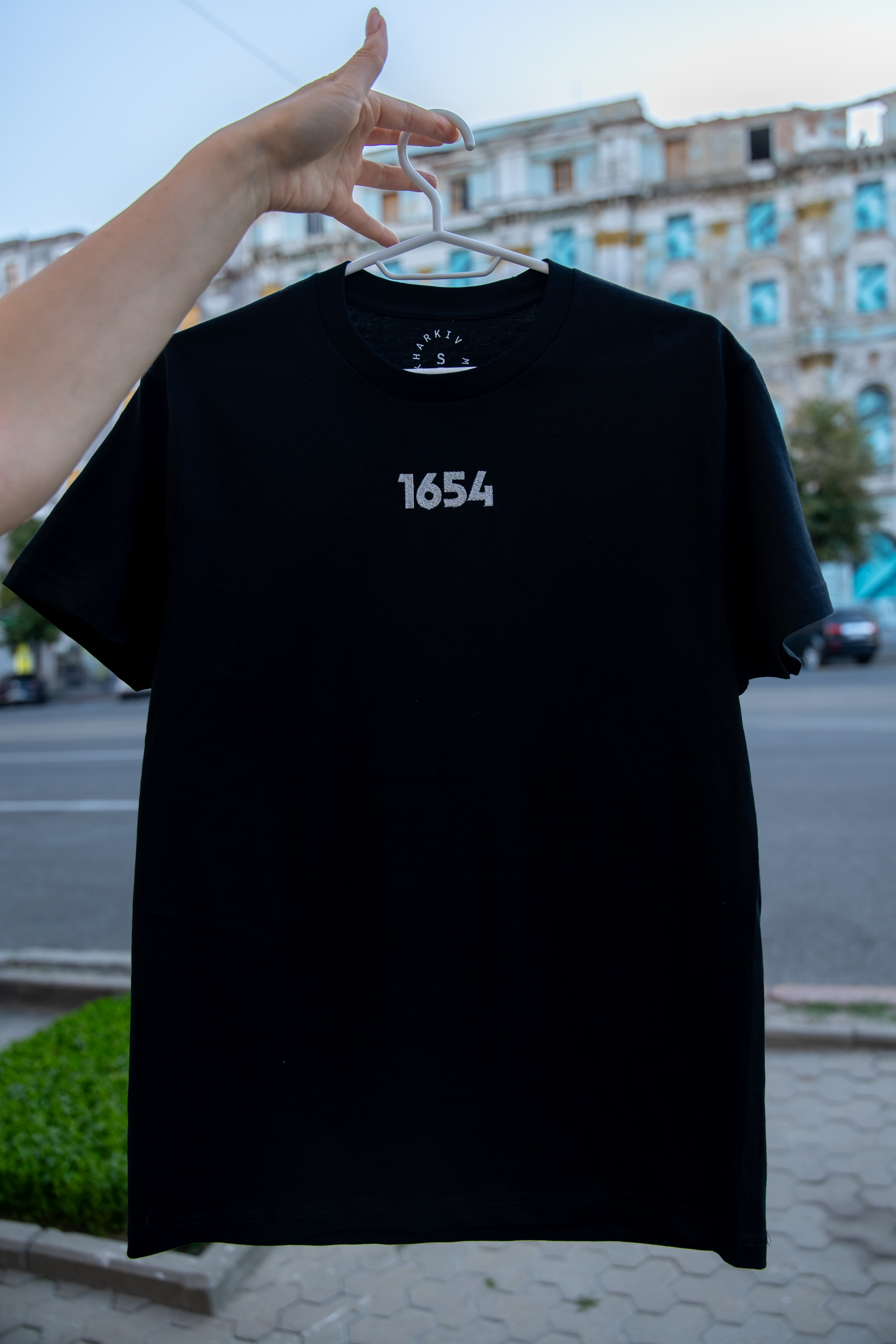 1654 (чорна футболка). Унісекс.