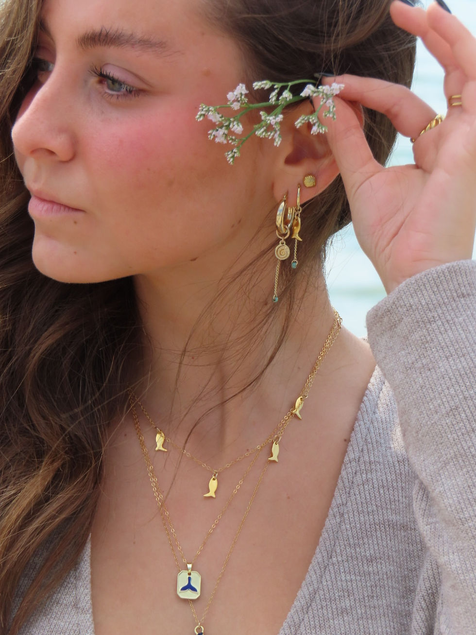 Thumbnail: Golden Shell Earrings