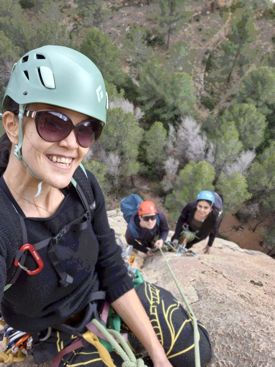 When climbing, you never leave anyone behind, and make sure that everyone feels safe & supported, even when faced with challenging conditions. Communication is key.