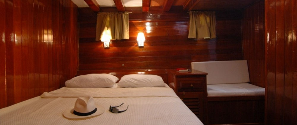 Sunworld 8 gulet double cabin interior with en-suite bathroom