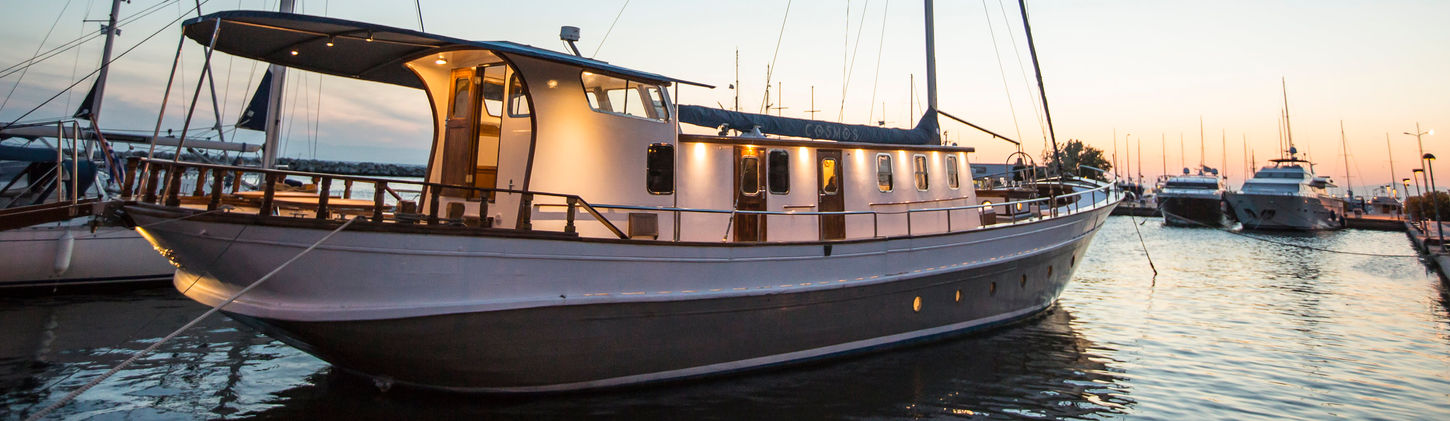 Cosmos gulet sailing under Greek skies