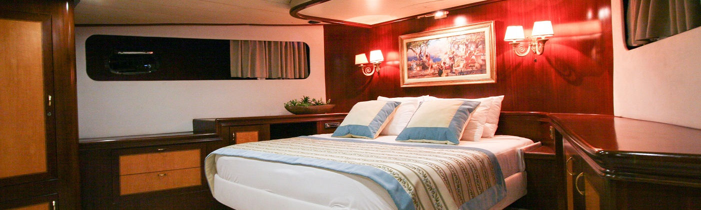 Triple Guest Cabin with Ensuite Gulet Caneren for 9 Pax