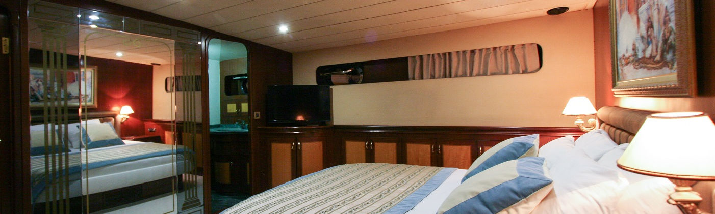 Triple Guest Cabin with Ensuite Gulet Caneren for 9 Pax