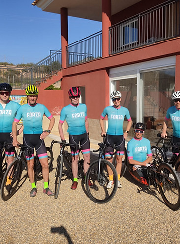 Groep in nieuw Forza tenue.jpg