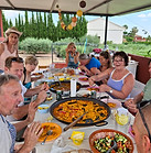 aan tafel met Antonio.jpg