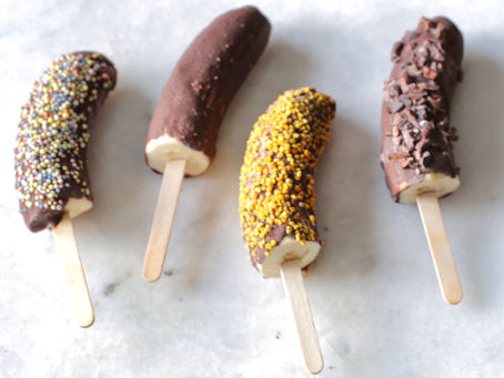 easy chocolate-covered banana pops