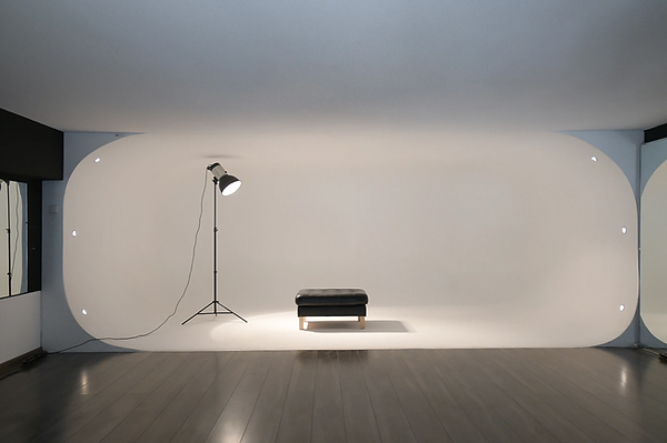 Ansicht Studio 2 mit 180 Grad Hohlkehle