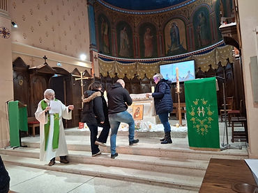 REMISE DE LA LUMIERE MESSE DE L'ALLIANCE.jpg