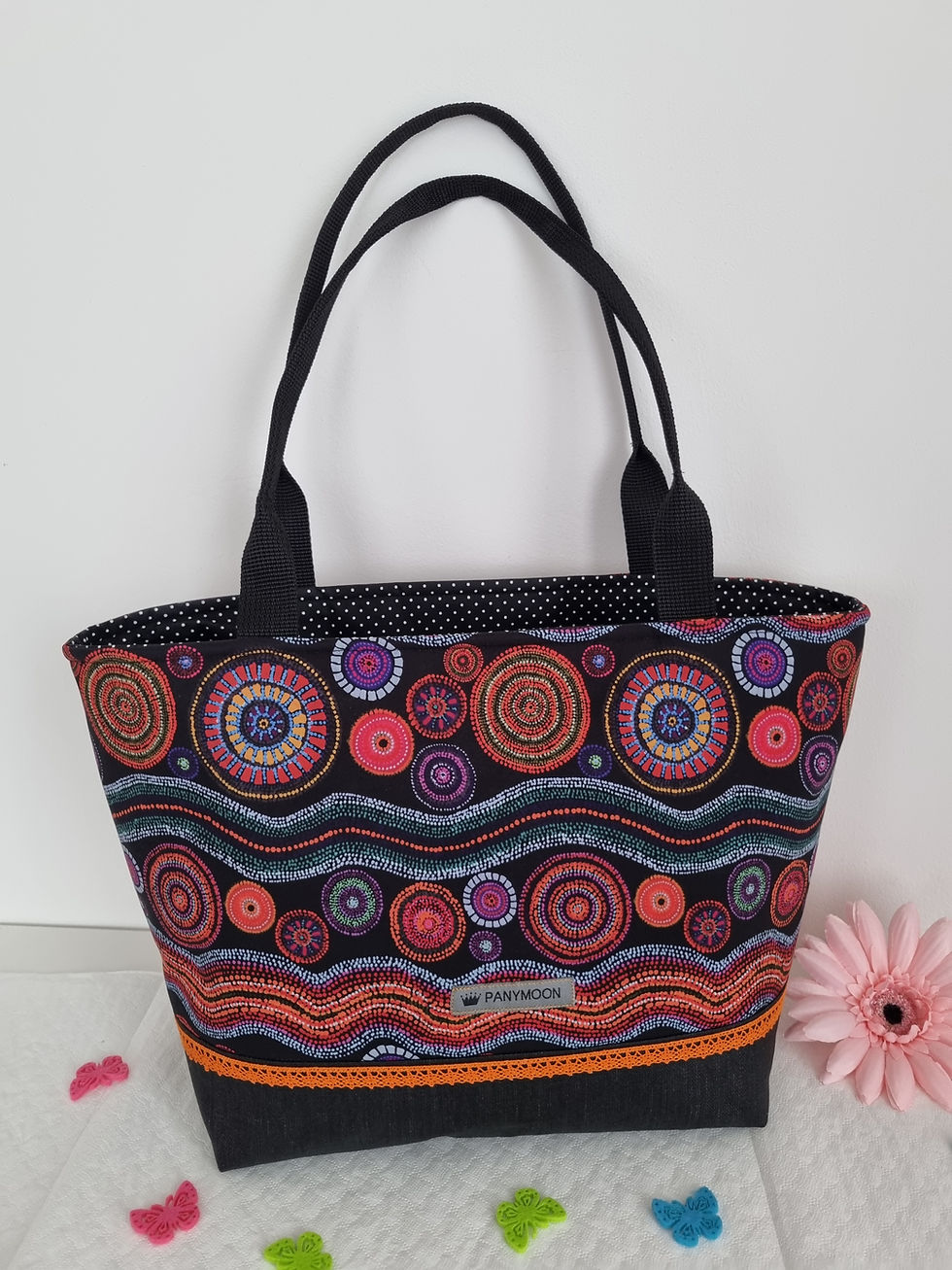 Miniaturbild: Fiona Henkeltasche Midi - Kreise und Wellen bunt schwarz