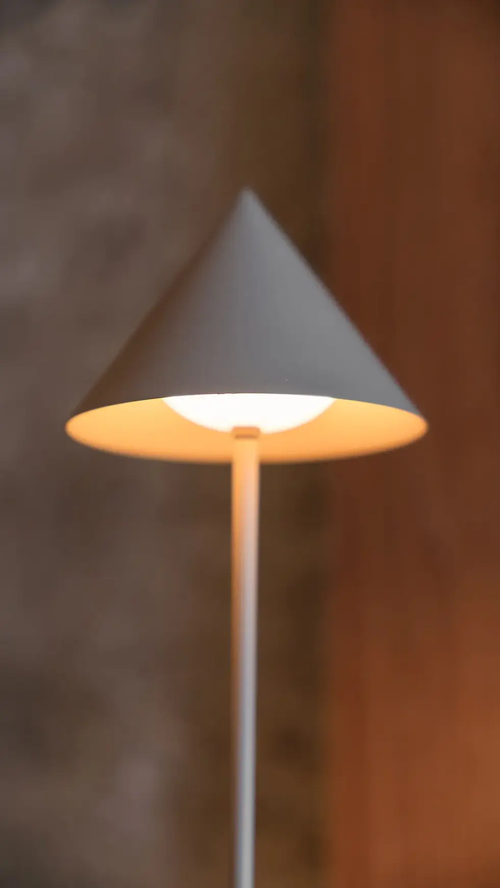 Miniatura: Luminária de Piso Quepe LP-44
