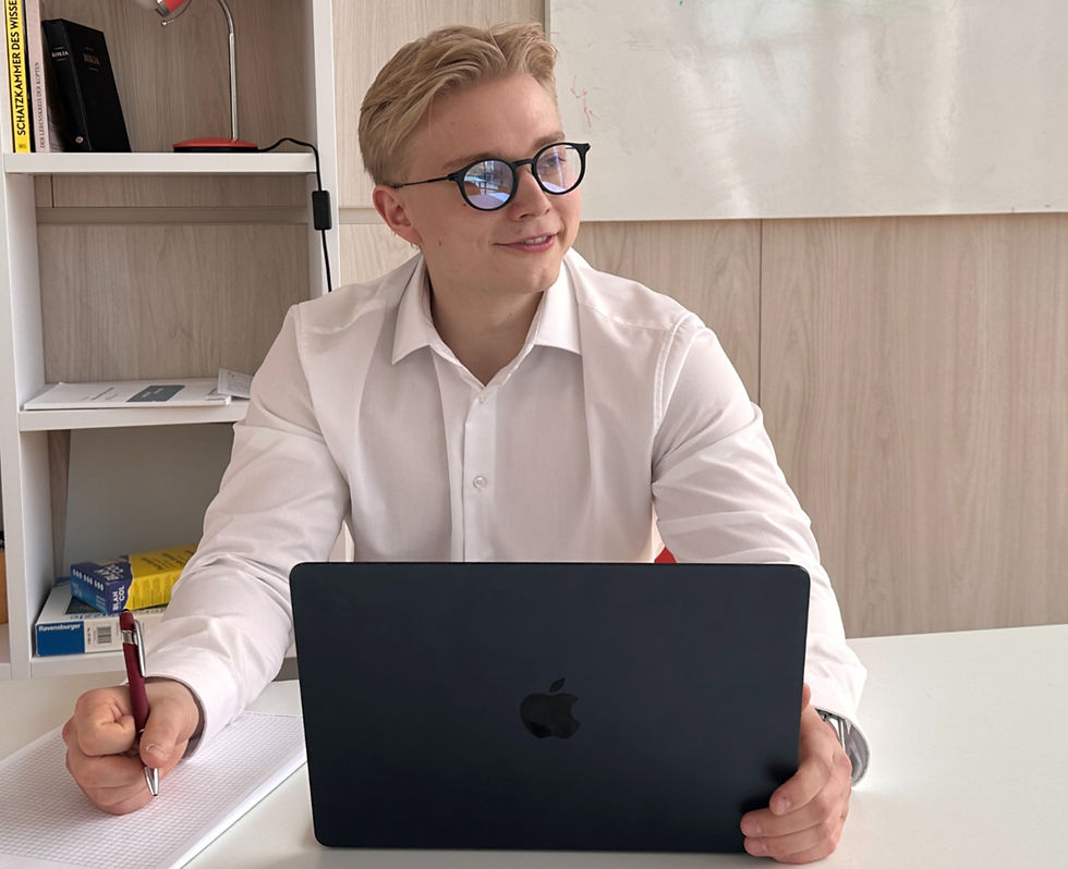 Kursleiter des WU WiSo Online-Vorbereitungskurses zur Aufnahmeprüfung