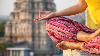 Cosmic Gestures: A Beginner’s Guide to Yoga Mudras