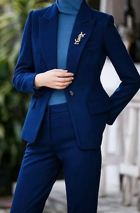 Colour Tip - Corporate Wear In Meeting Clients