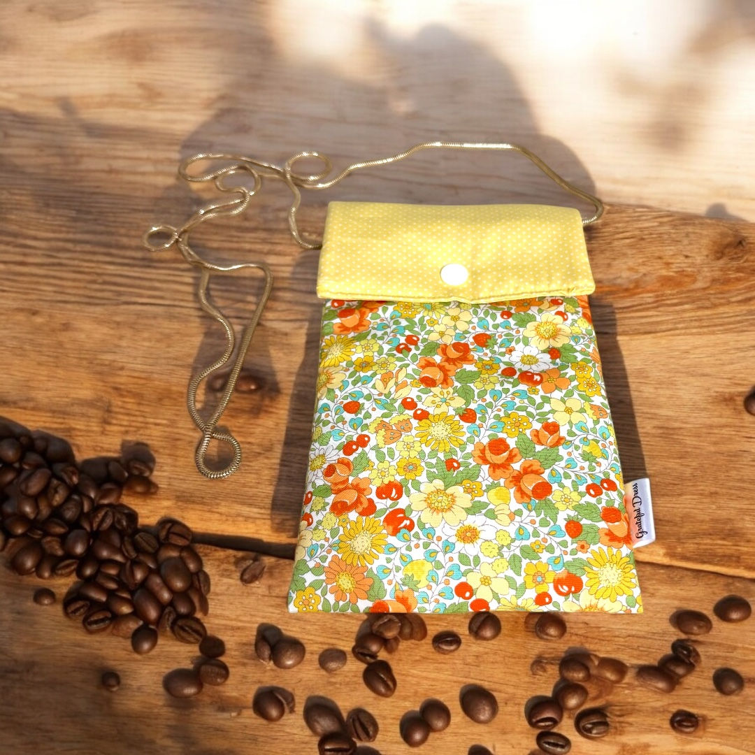 Blooming Bouquet Handphone Carrier