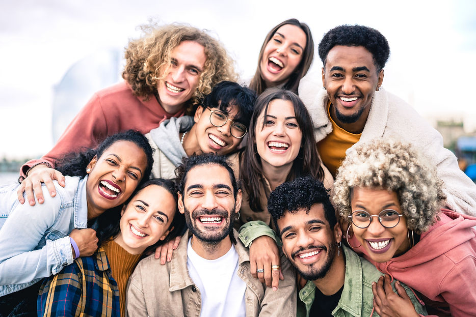 smiling-friends-togetherness-happiness-in-an-urban-2026-03-09-03-24-18-utc.jpg