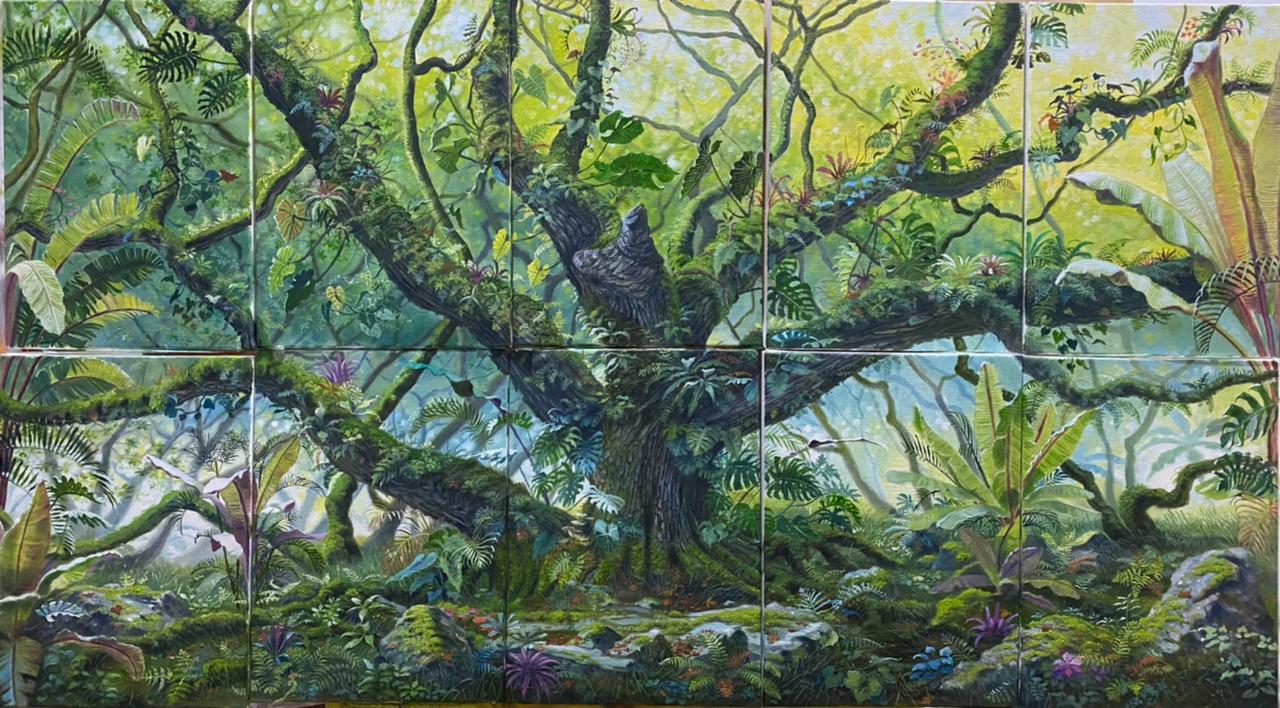 Oil on canvas by artist Gustavo Comparim, consisting of 10 small canvases that come together to form a large tropical forest scene. The work depicts a majestic tree with moss-covered branches surrounded by lush vegetation, with ferns, bromeliads and broad leaves. The light filtering through the treetops creates a charming atmospheric effect, highlighting the vibrant shades of green and the richness of the details.