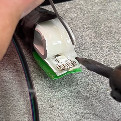 Detalhe da solda na fita de LED