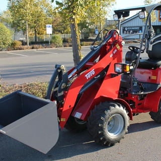 TOYO Hoflader.jpg