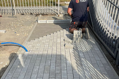 adaptacja terenu pod montaż paczkomatu