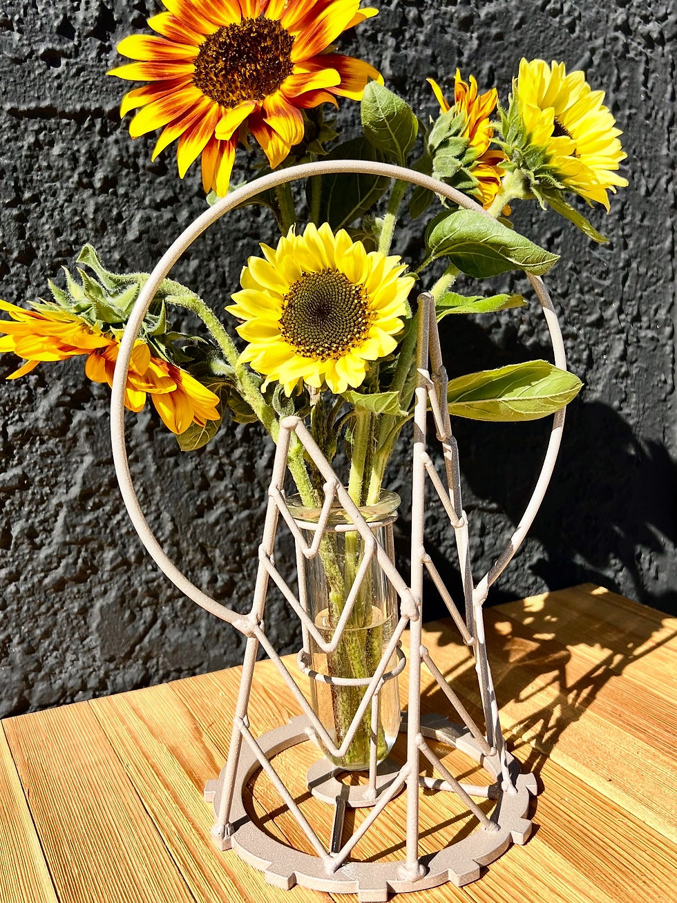 Thumbnail: Mountain Vase
