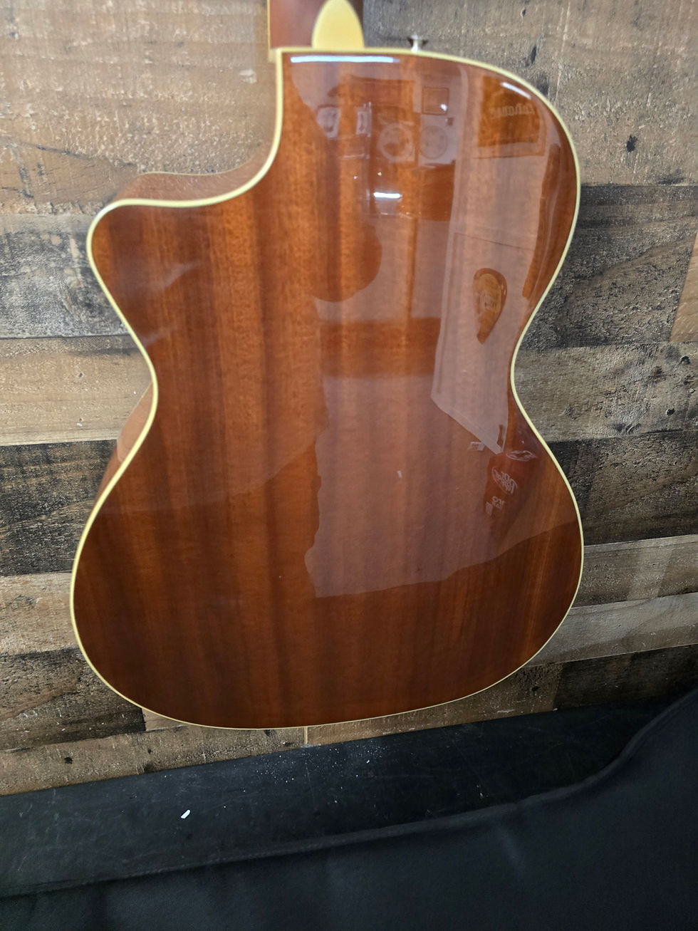 Thumbnail: FENDER KINGMAN