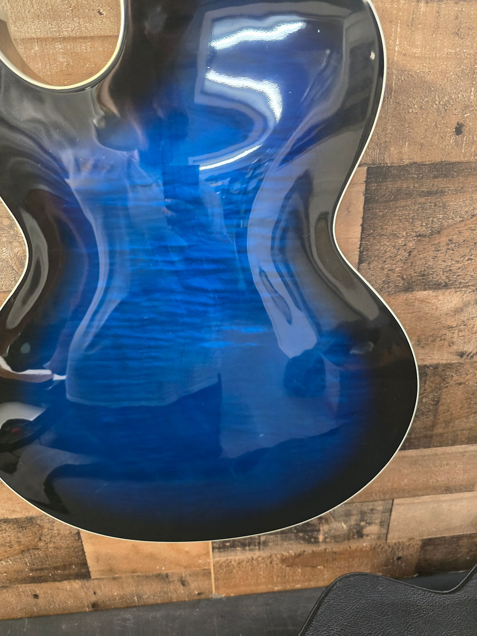 Thumbnail: 2006 Gibson ES-137 Classic