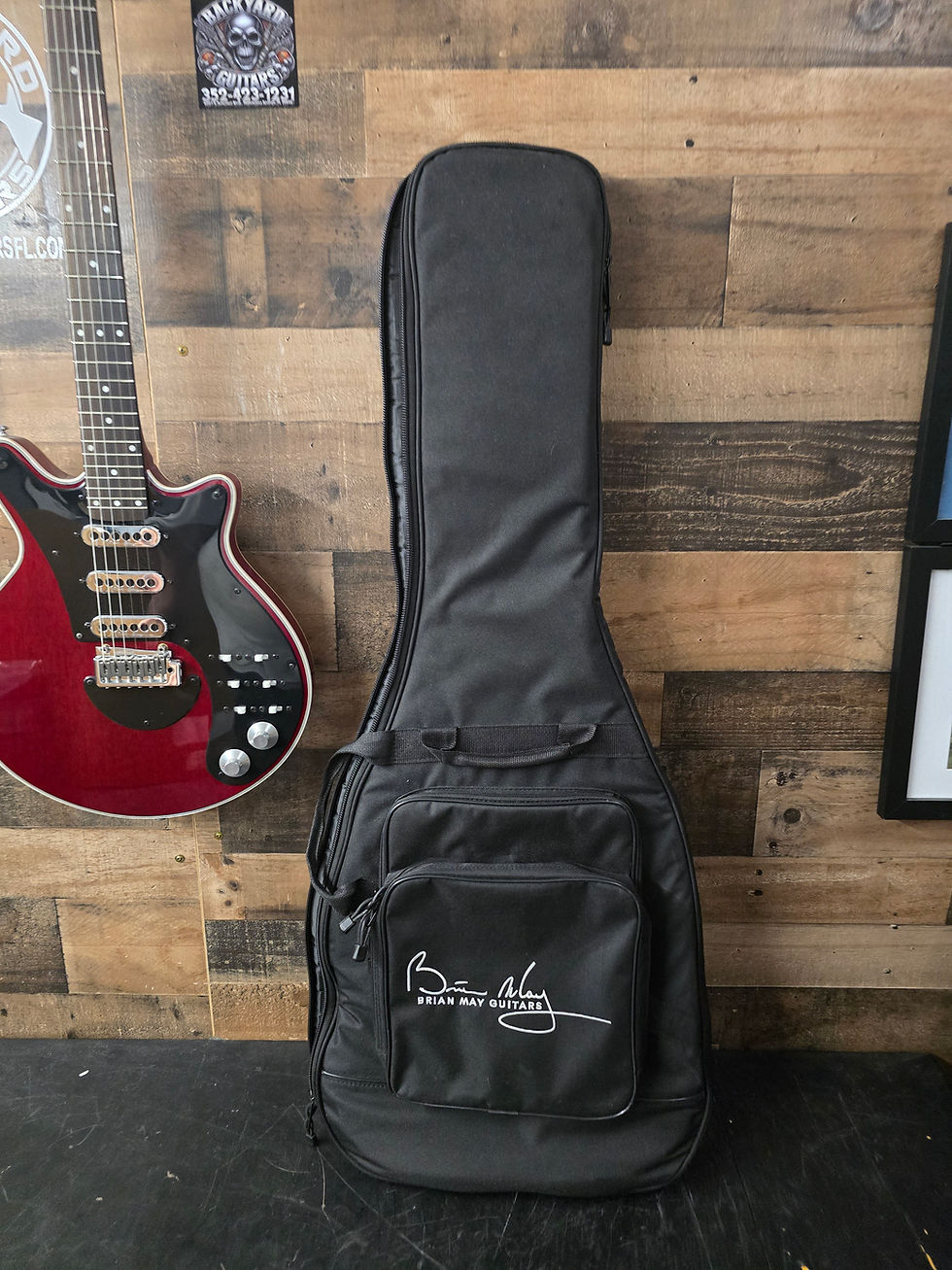 Thumbnail: Brian May Red Special