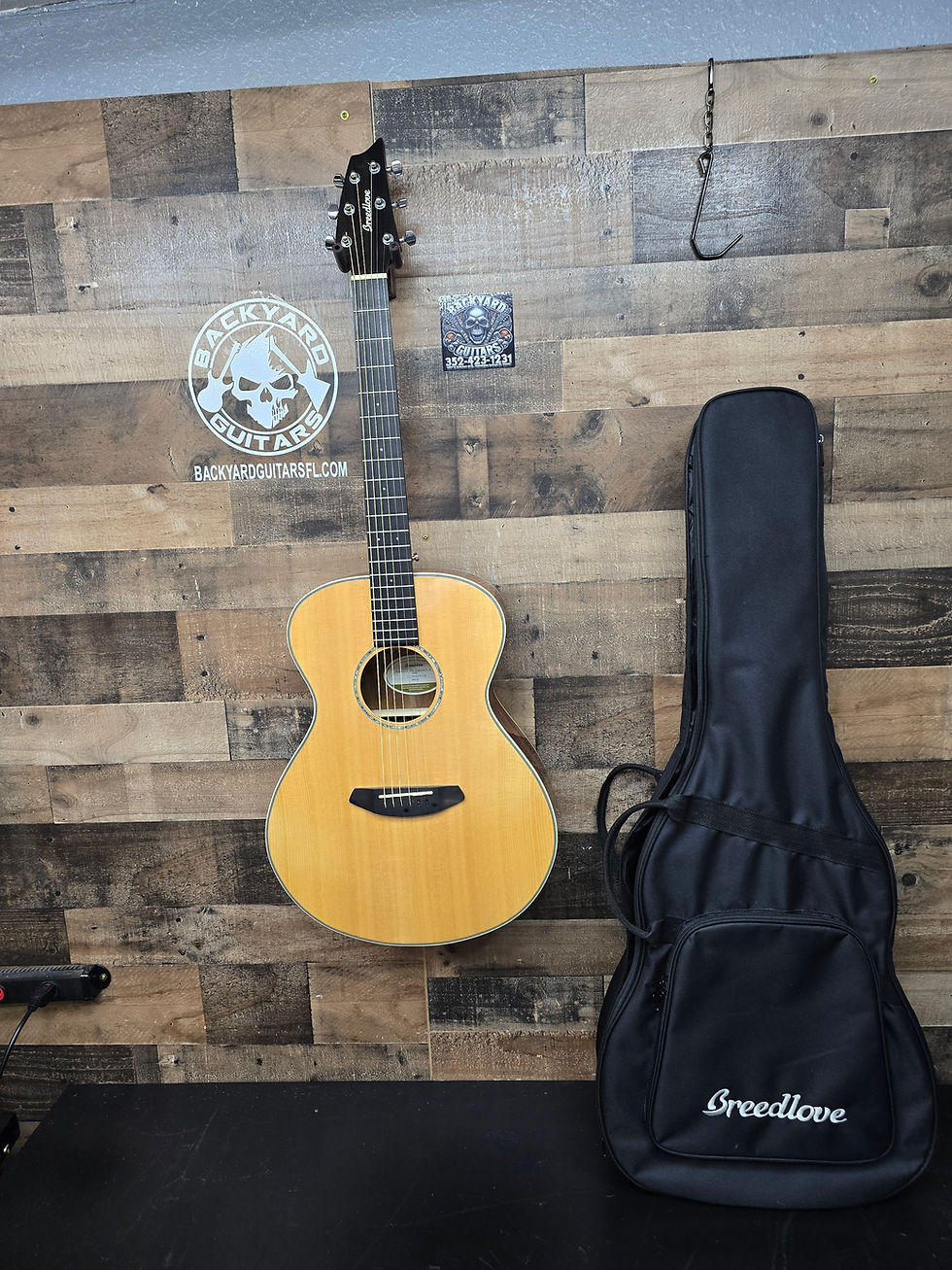 Thumbnail: Breedlove PURSUIT EX CONCERT