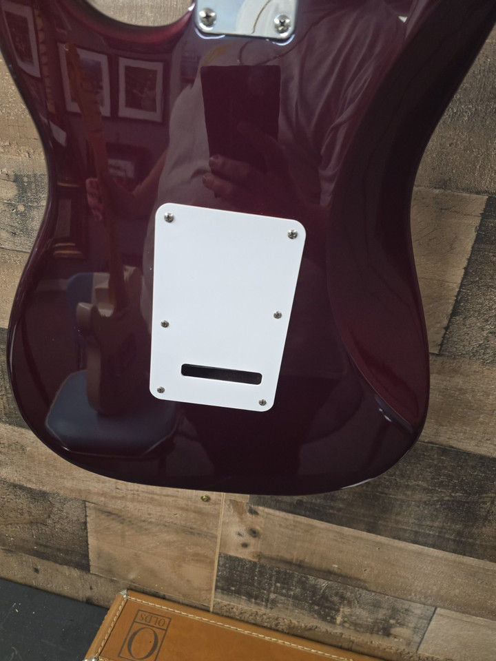 Thumbnail: 1995 Fender Standard Stratocaster MIM  Burgundy