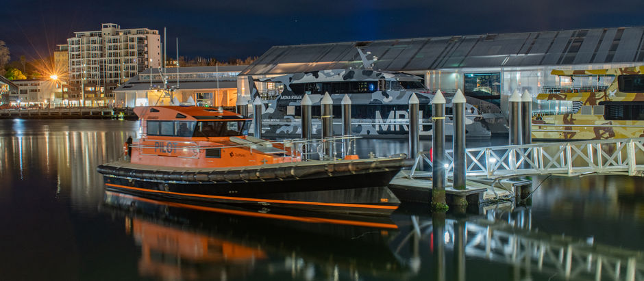 Braving winter nights in Hobart trying to get eye-catching pictures