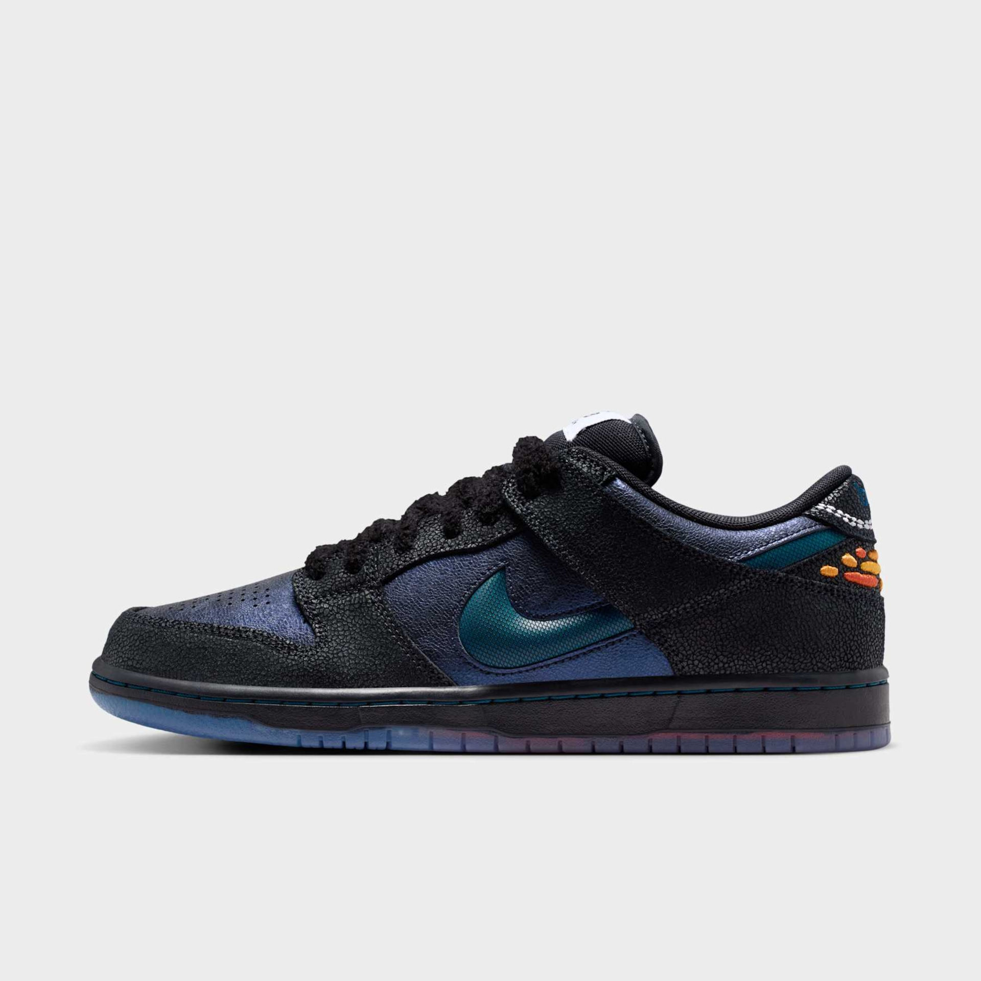 Nike SB Dunk Low x Bluetile