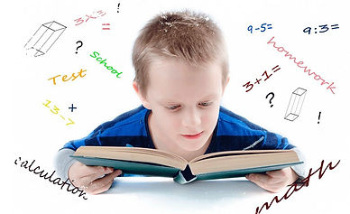 NI%C3%91O%20CON%20LIBRO_edited.jpg