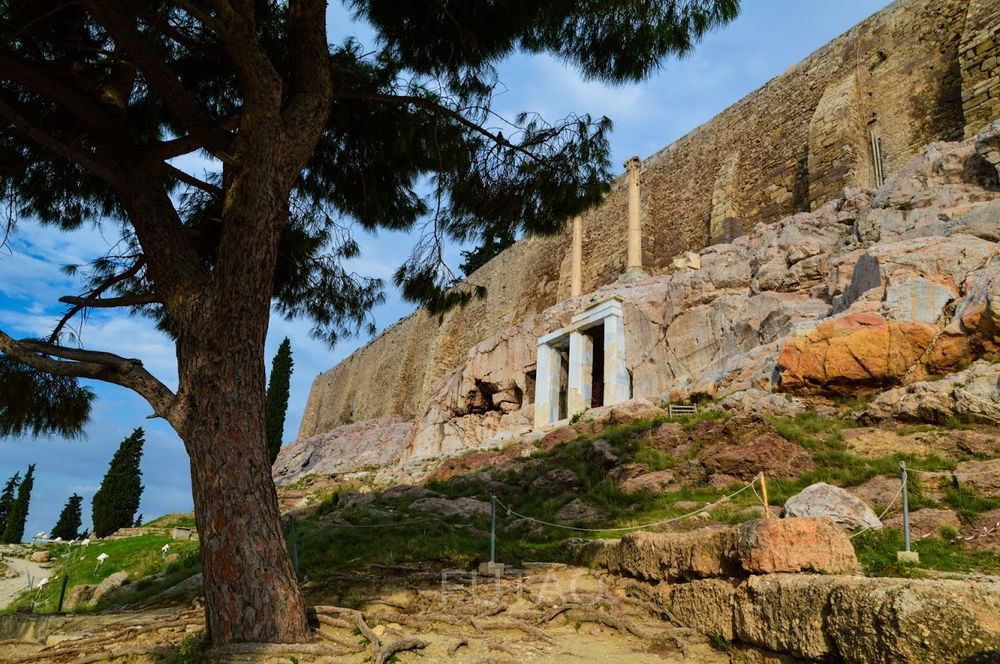 Climbing the Acropolis A Travelogue and Guide