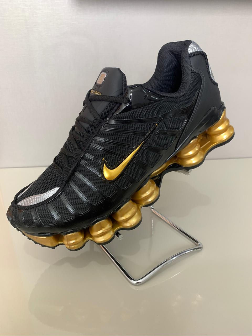 Miniatura: NIKE 12 MOLAS PRETO E DOURADO