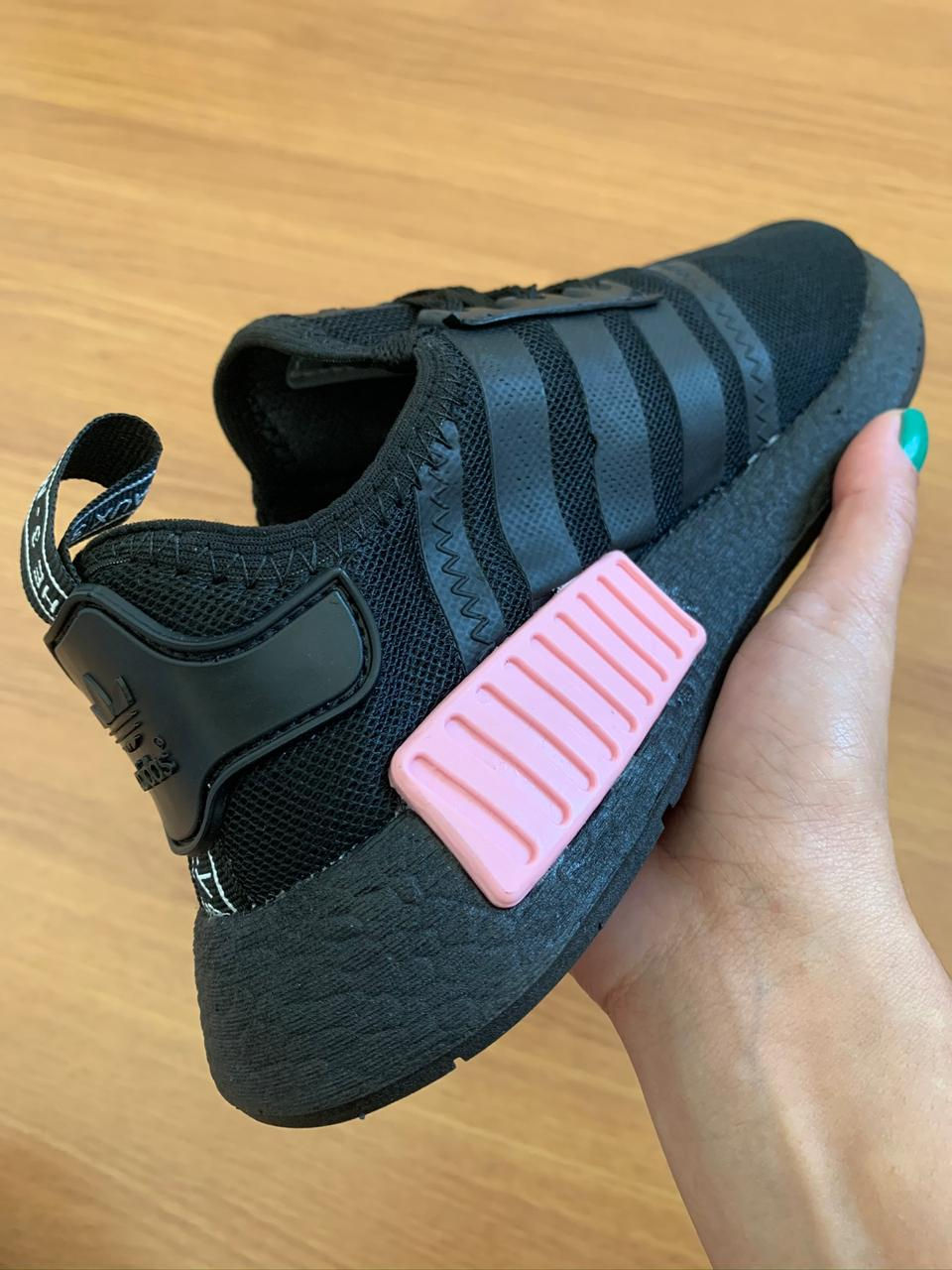 Miniatura: ADIDAS NMD PRETO COM DETALHE ROSA