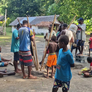 Traditionelle Musik und Tanz in der Bushman's Bay