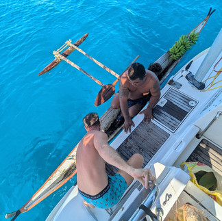 Abschiedsgeschenke- Lieferung auf Elato, Yap