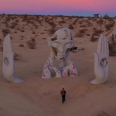 [여행지/캘리포니아 San Bernardino County/조각상] Transmission