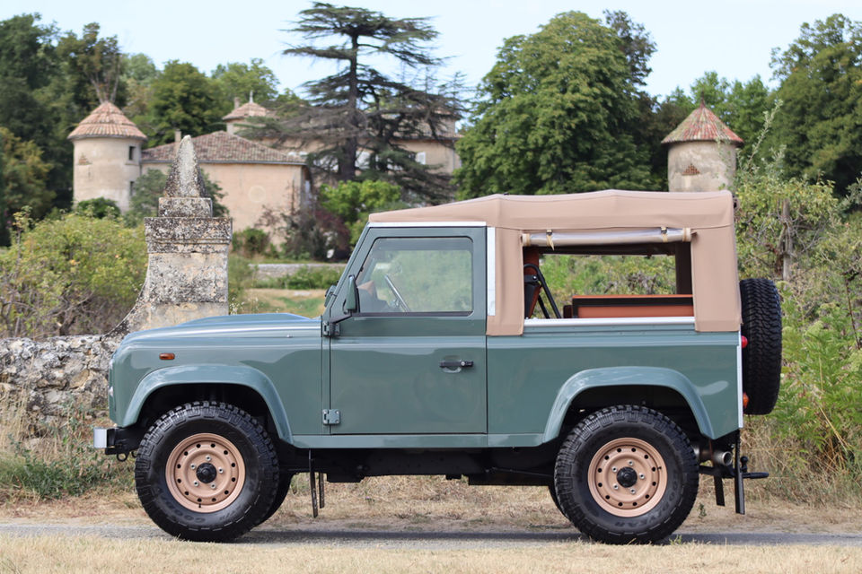 KESWICK GREEN Defender