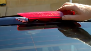 FL2:  Troca da Lâmpada do Brake Light