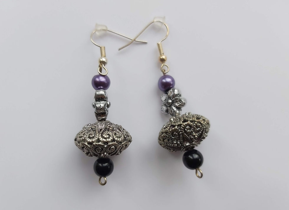 Miniature : Handmade Vintage-Style  Silver Grey Earrings buy at ArtAndPatterns.com