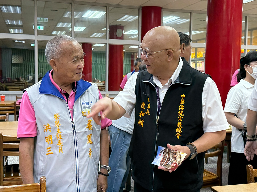 宗總陳和順秘書長成員與廟方幹部親切互動交流。(攝影/蔡玲娟)